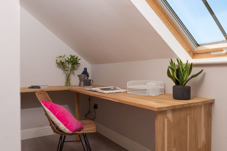 large dedicated workspace, free wi-fi - The Haybarn