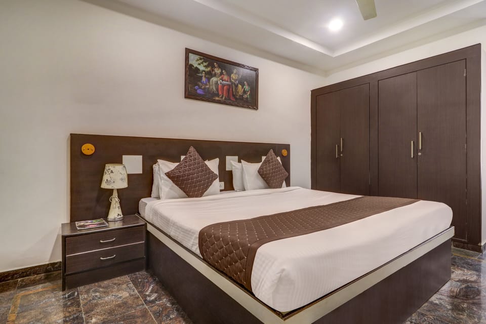 Business Suite, 1 Bedroom | In-room safe, free WiFi