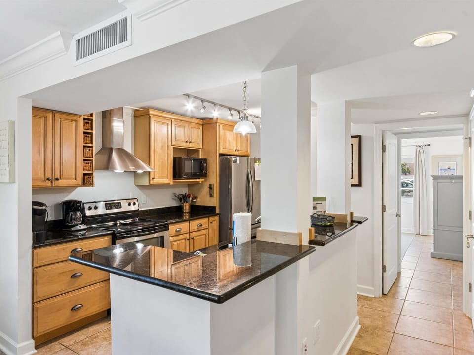 Fully Equipped Kitchen - Stainless Steel Appliances