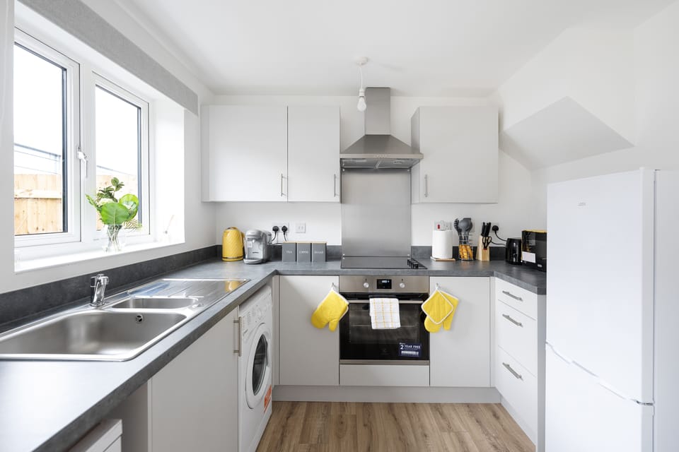 House | Private kitchen | Full-size fridge, microwave, oven, toaster