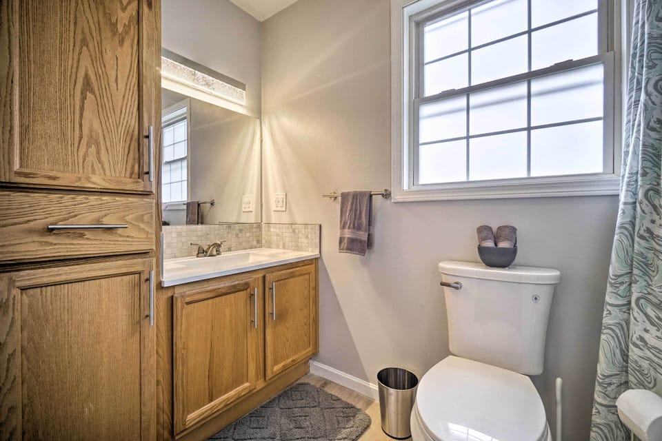 Full Bathroom