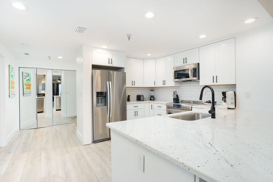 EI-805 - Kitchen