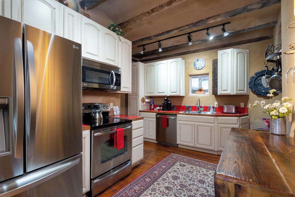 House (3 Bedrooms) | Property amenity