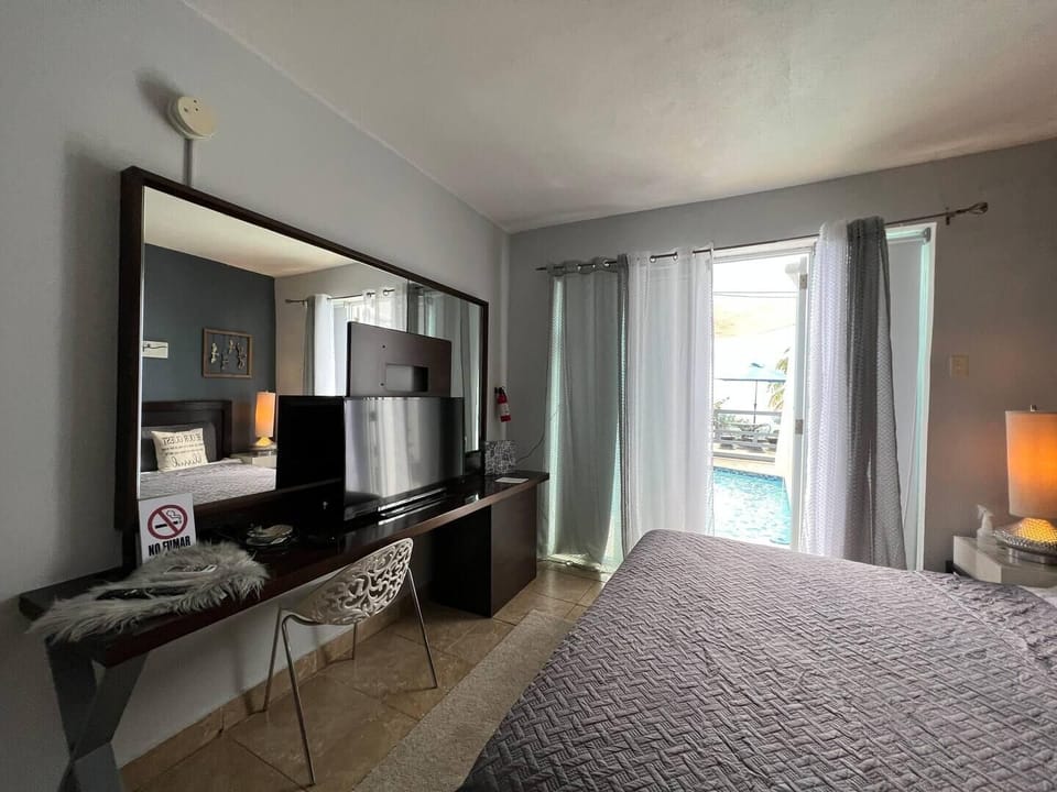 Club Single Room | Free WiFi, bed sheets