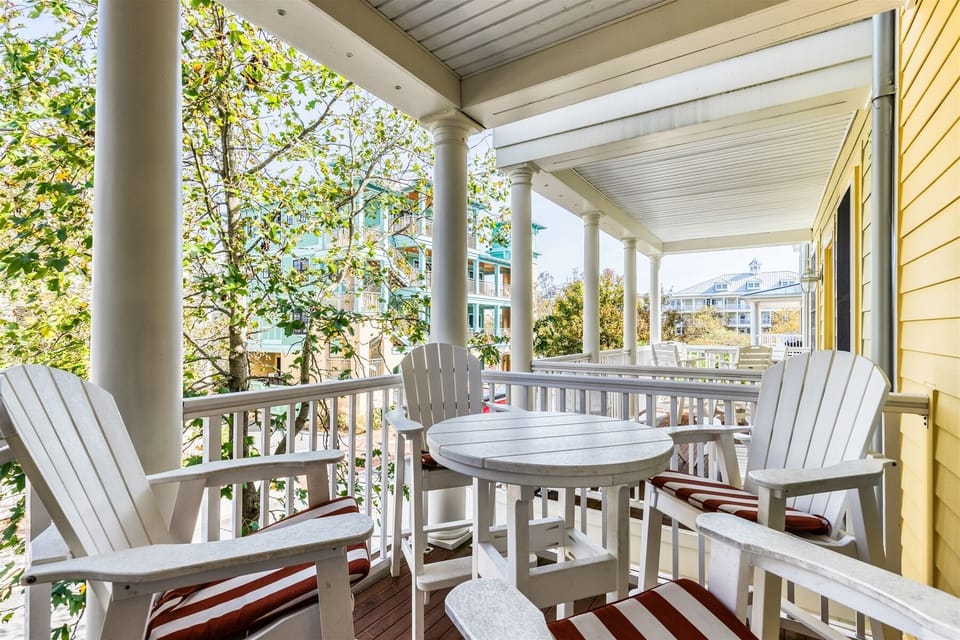Sunset Island 3 Corner Store Lane Living Room Balcony