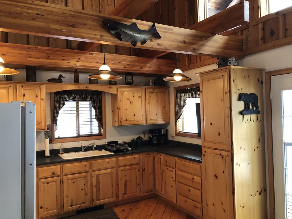 Kitchen with all the basics 