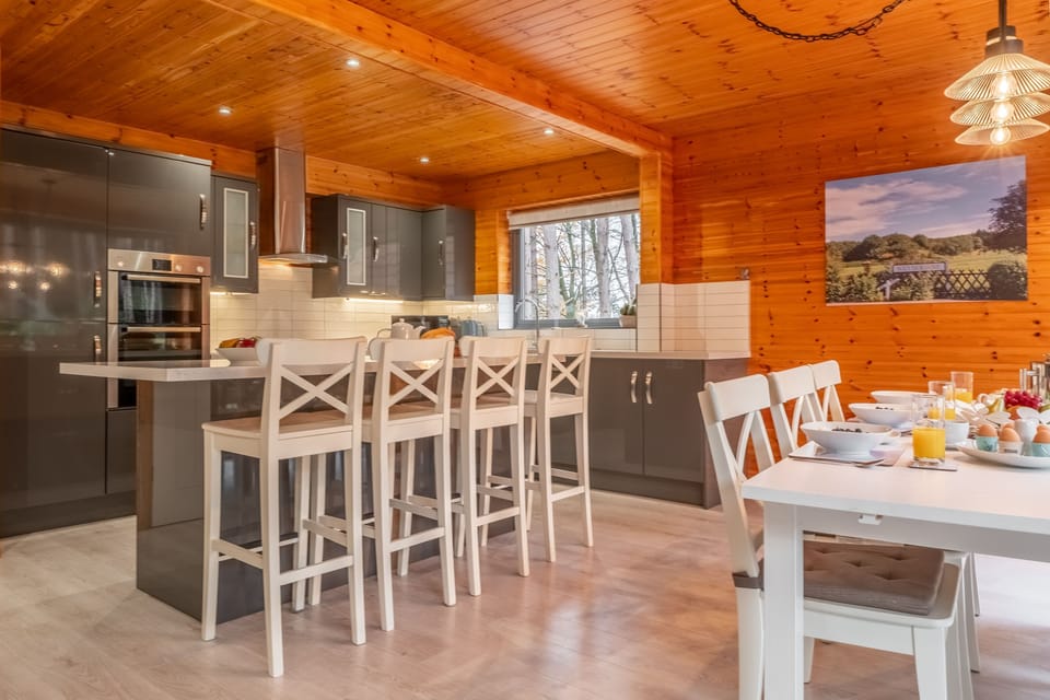Ground floor: Kitchen and dining area