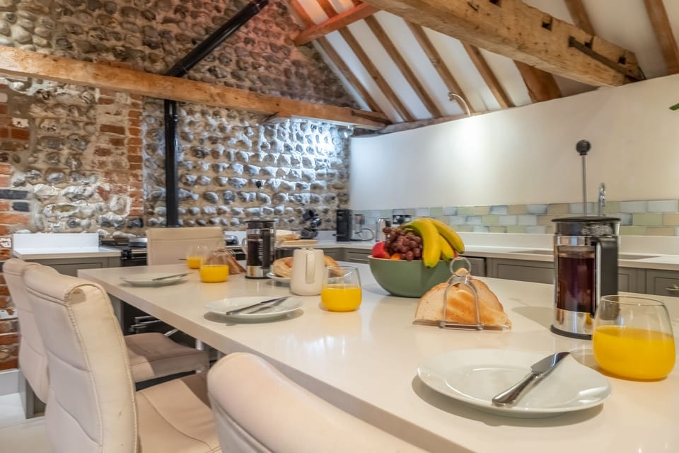 Ground floor main barn: Luxurious kitchen