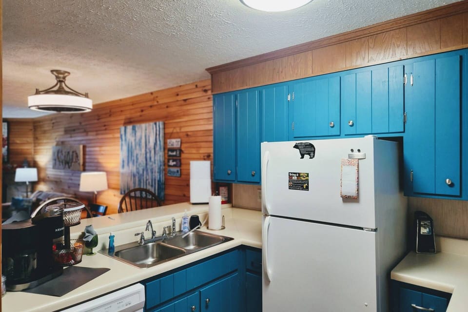 The kitchen provides a carafe/pod coffee maker for your morning cup of joe