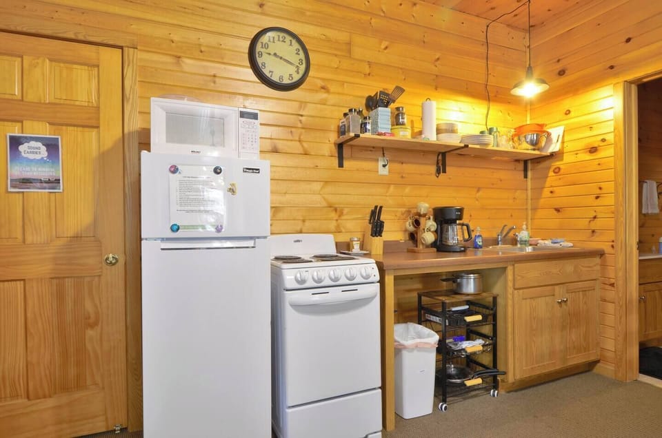 Unit B kitchen