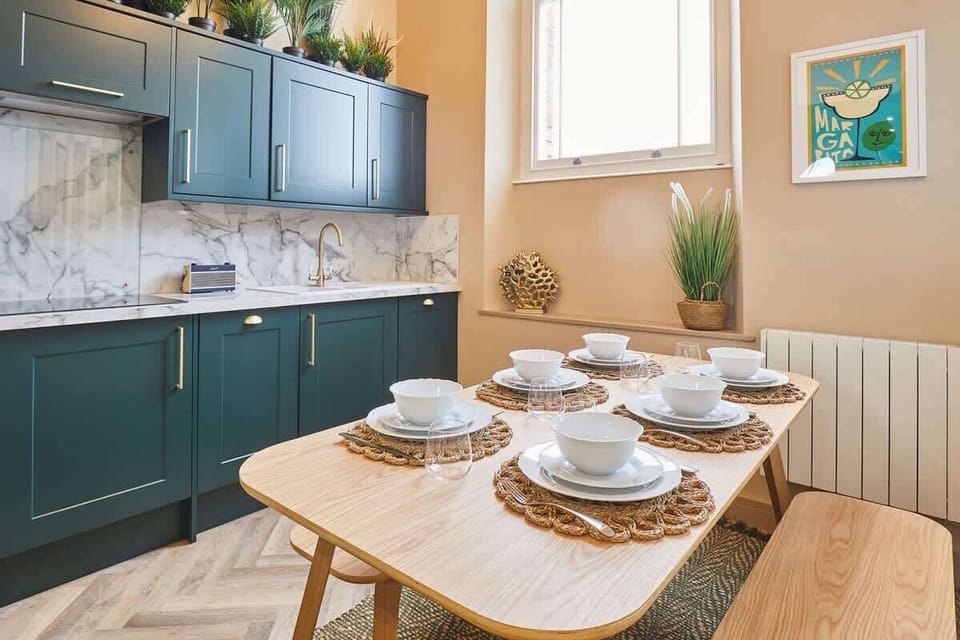 No. 33, Tynemouth - Host & Stay