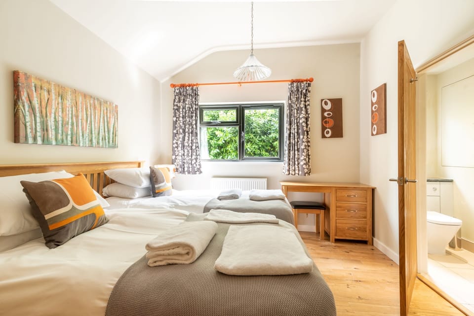 2nd bedroom with twin beds, can be made up as Super King bed on request