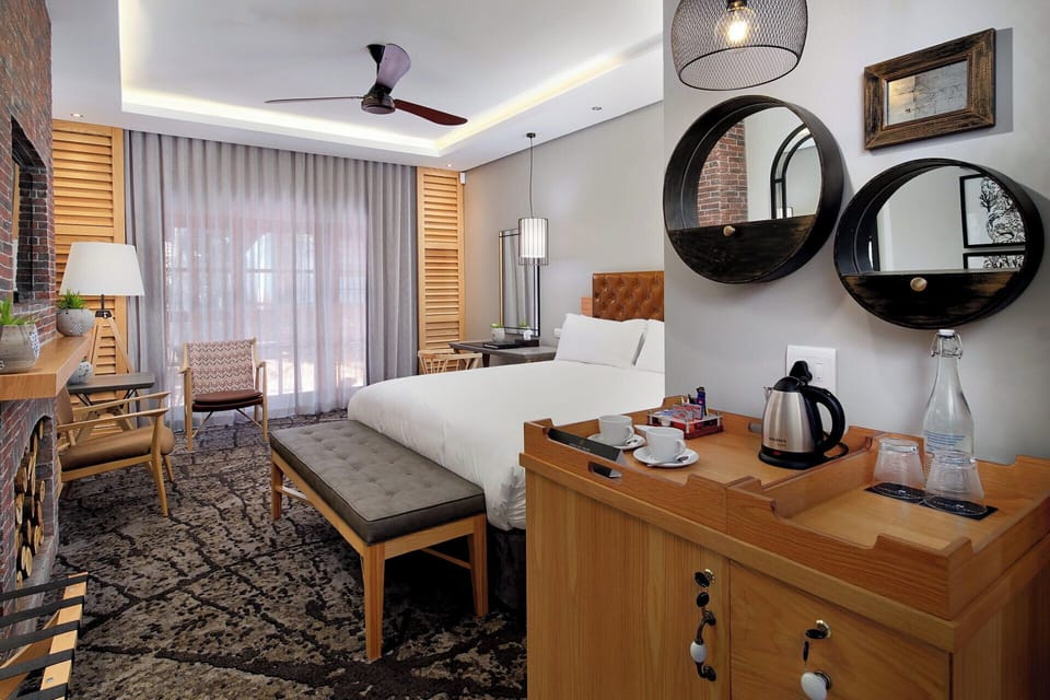 Guest Room Forest Facing, Patio | Premium bedding, minibar, in-room safe, desk