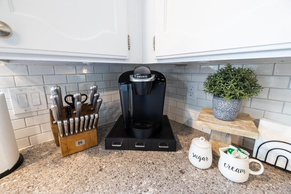 Keurig Machine with starter k-cups included