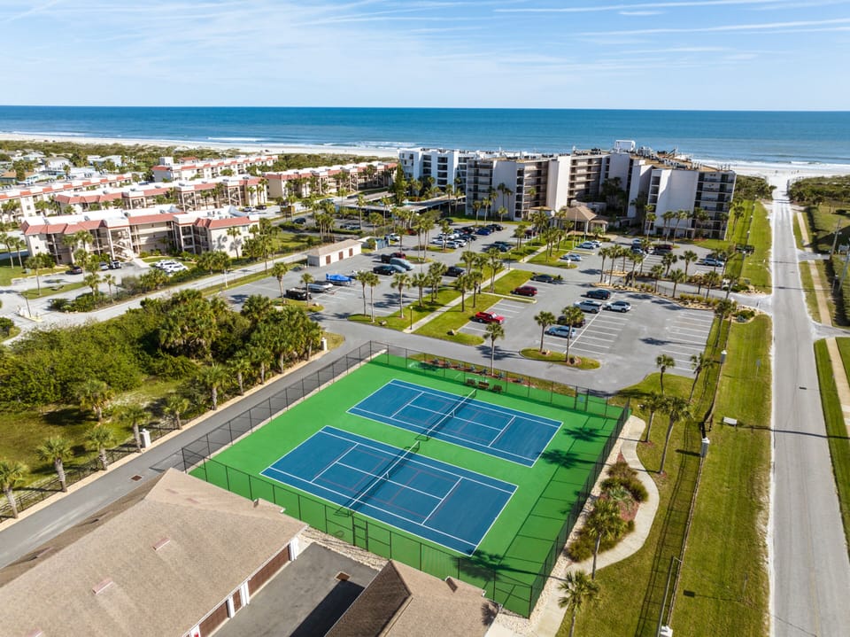 Condo (2 Bedrooms) | Property amenity