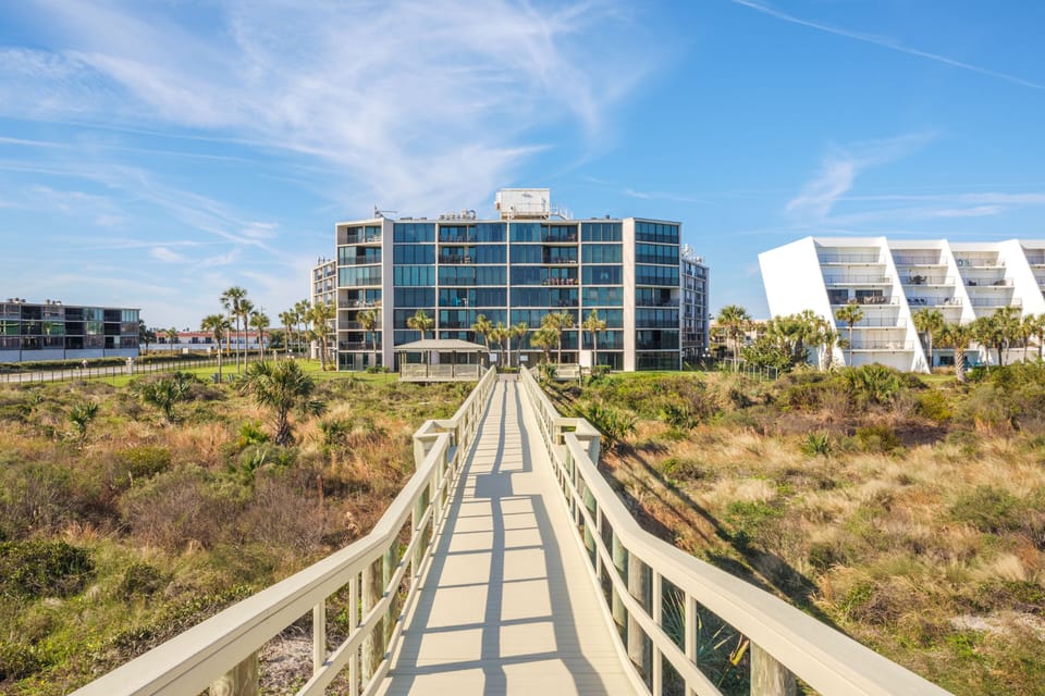 Condo (2 Bedrooms) | Property amenity