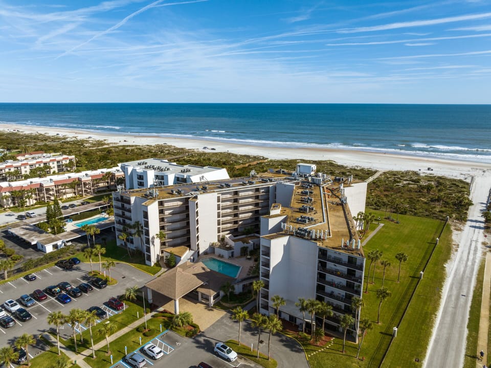 Condo (2 Bedrooms) | Property amenity