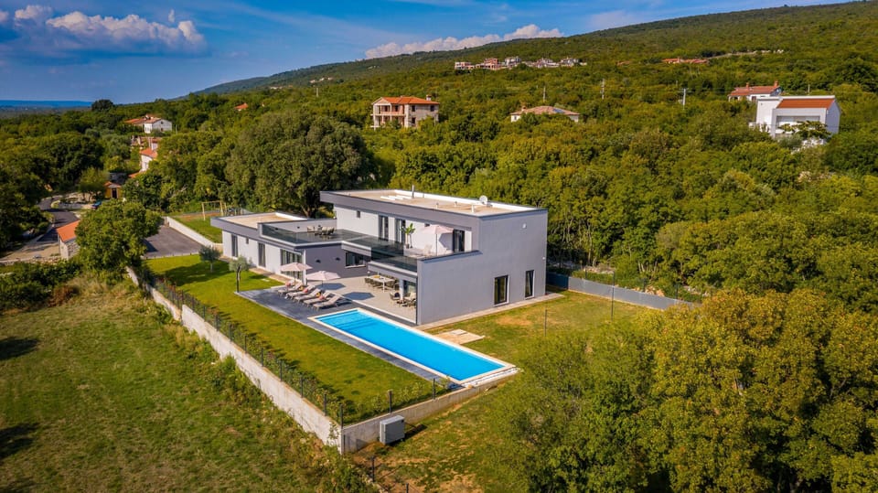 Villa (Six Bedroom Villa with Swimming Pool) | Exterior