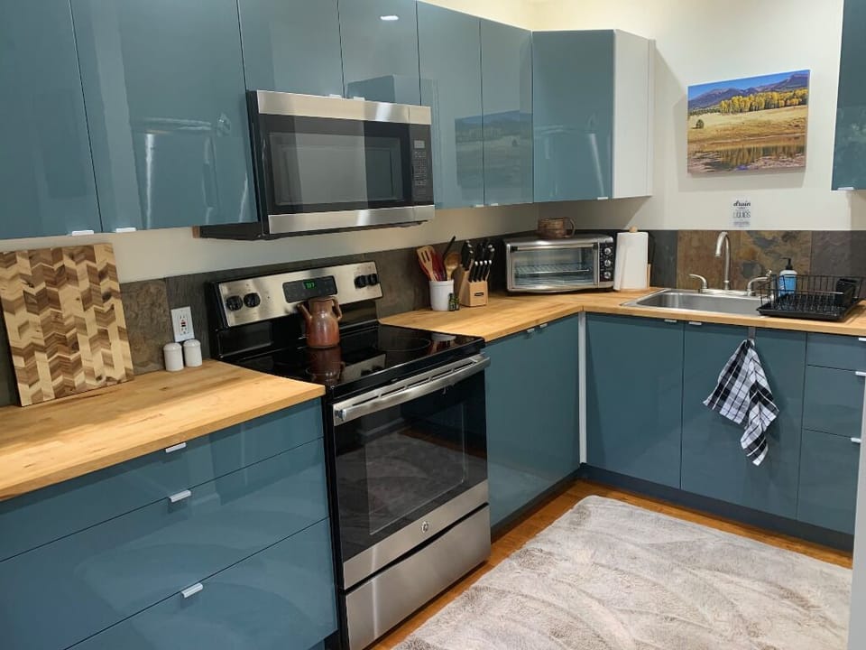 Cottage has its own full kitchen with coffee/tea and assortment of pantry items