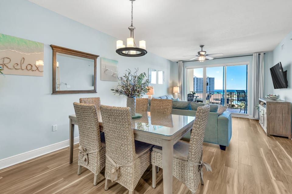 Open floor plan with brand new flooring throughout!