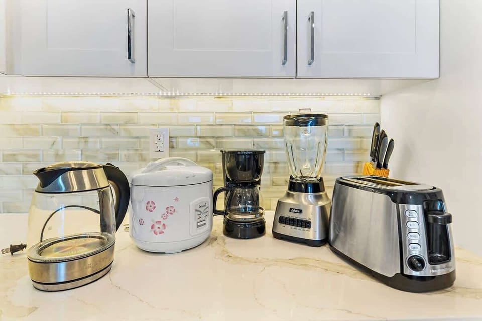 Kitchen appliances available 