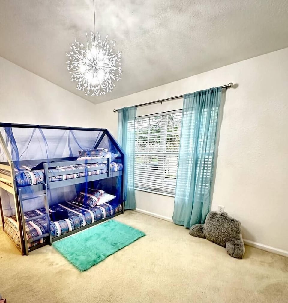 Kids bunk room