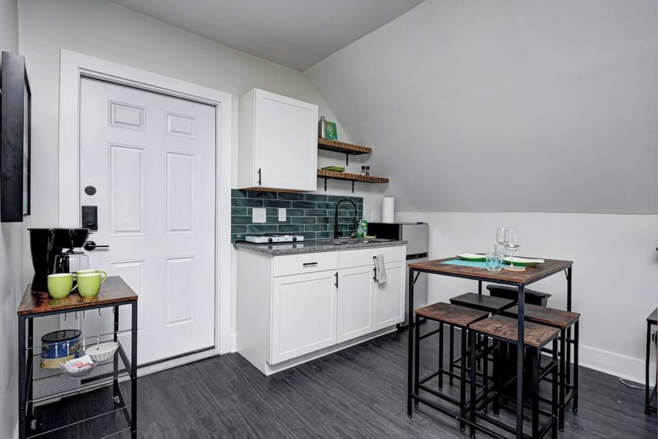 Kitchenette 