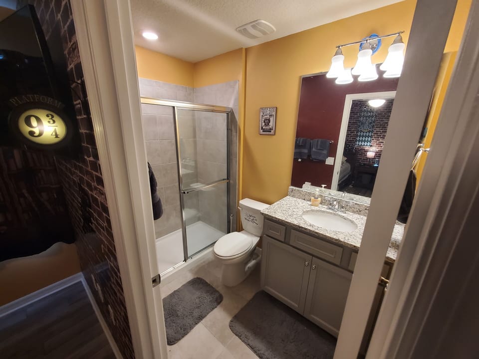 Harry Potter Ensuite Bathroom