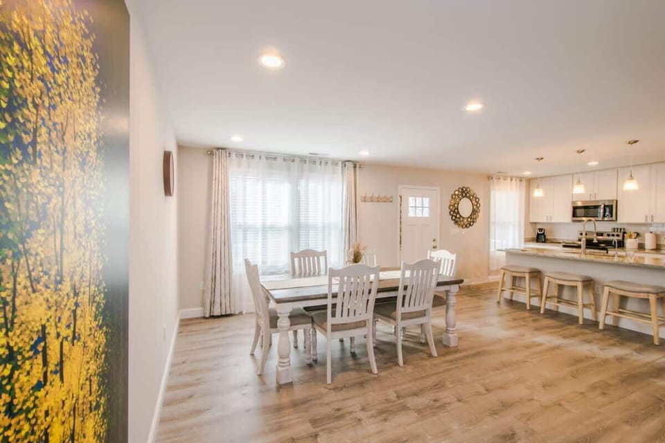 Prepare and enjoy your favorite dishes in this fully stocked kitchen and dining area.