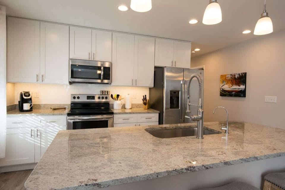Cook and prepare your favorite dishes in this Kitchen - Fully Stocked with all the basics.