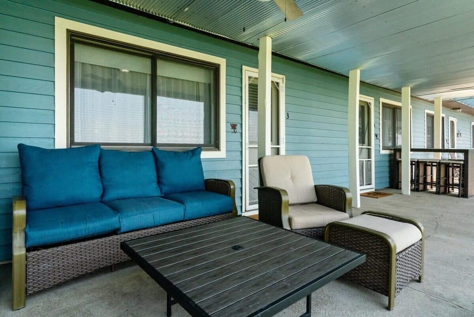 Lower walkout patio with comfy seating for everyone!