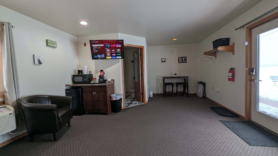Two queen bed room with kitchenette
