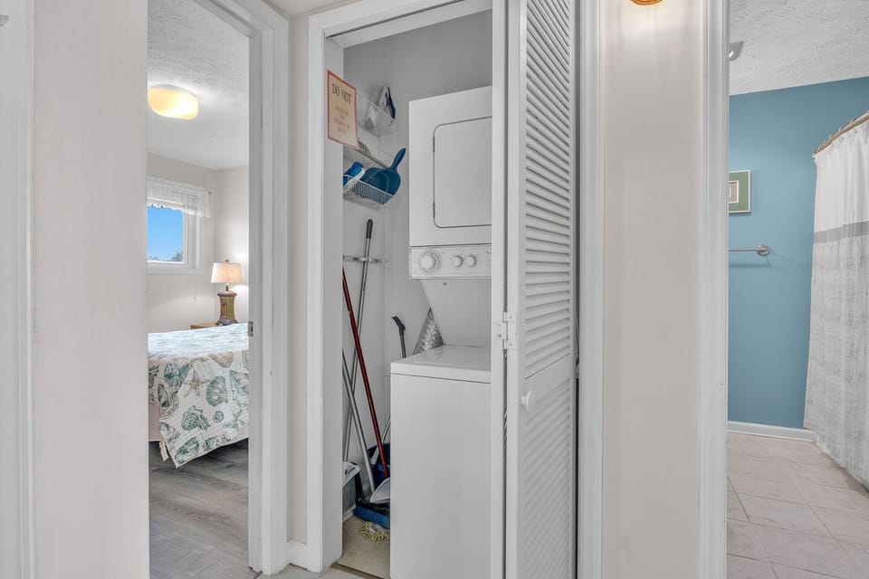 Hallway / Laundry Closet