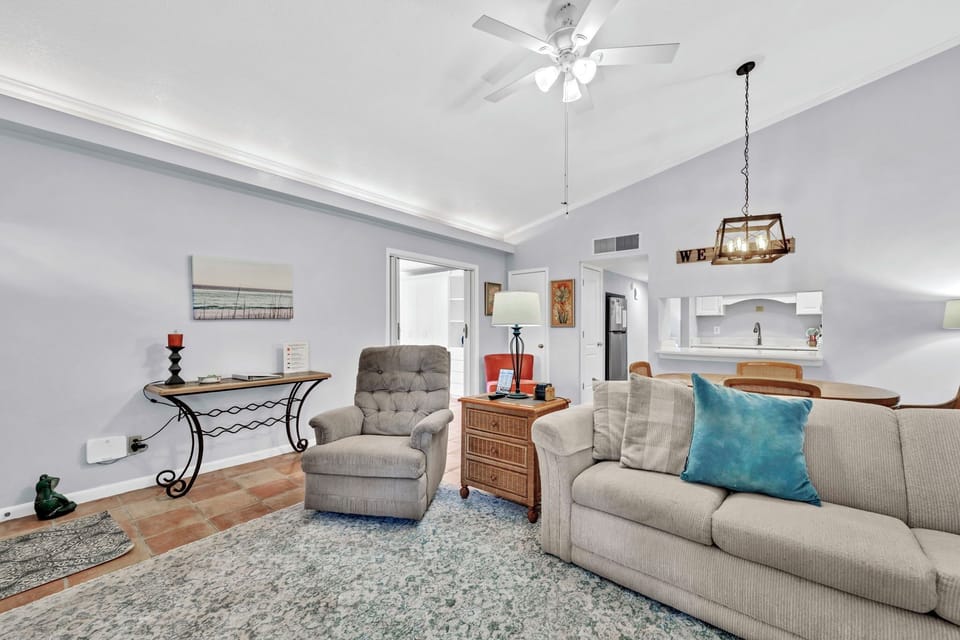 Open and Bright Floor Plan