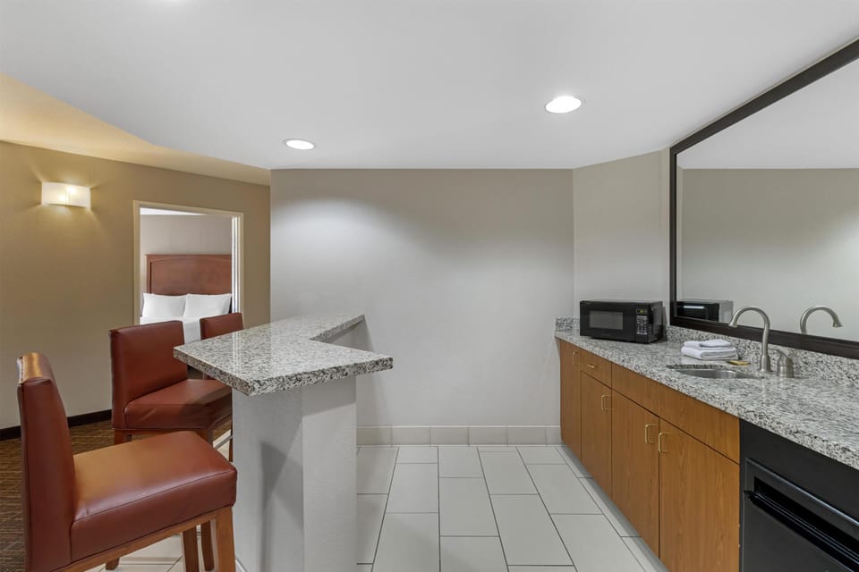 Suite, 2 Queen Beds, Non Smoking, Balcony | Premium bedding, pillowtop beds, in-room safe, desk