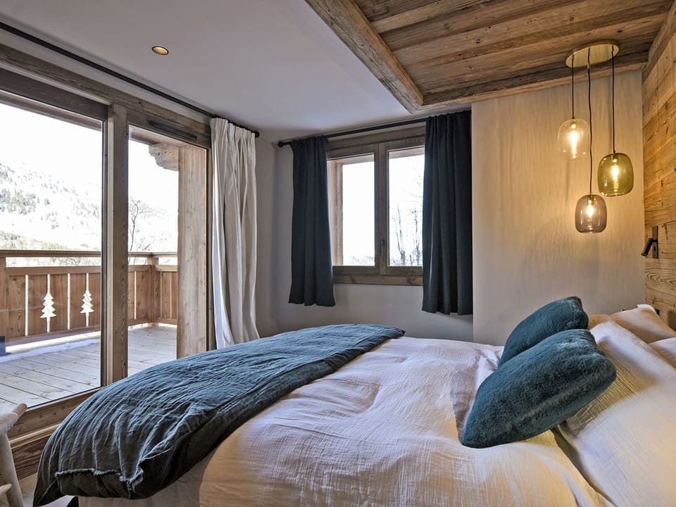 Charming Triplex in Les Allues with Fireplace and Concierge Apartment in Les Allues