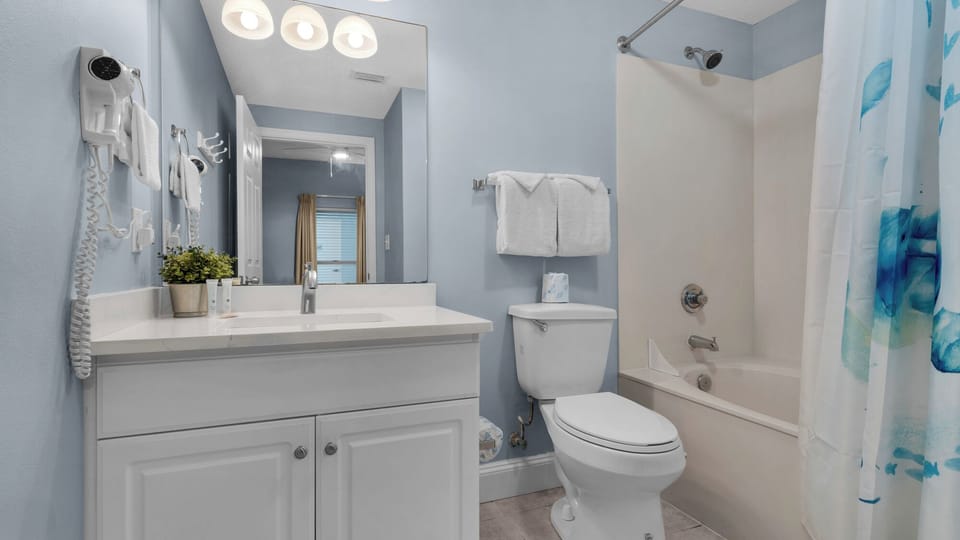 Majestic Tower 1-1606 Bathroom