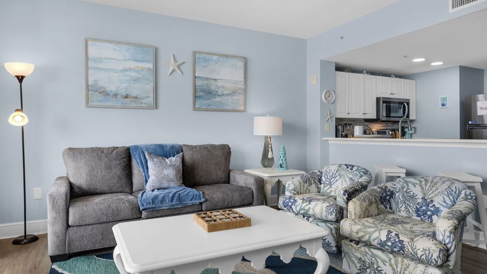 Majestic Tower 1-1606 Living area