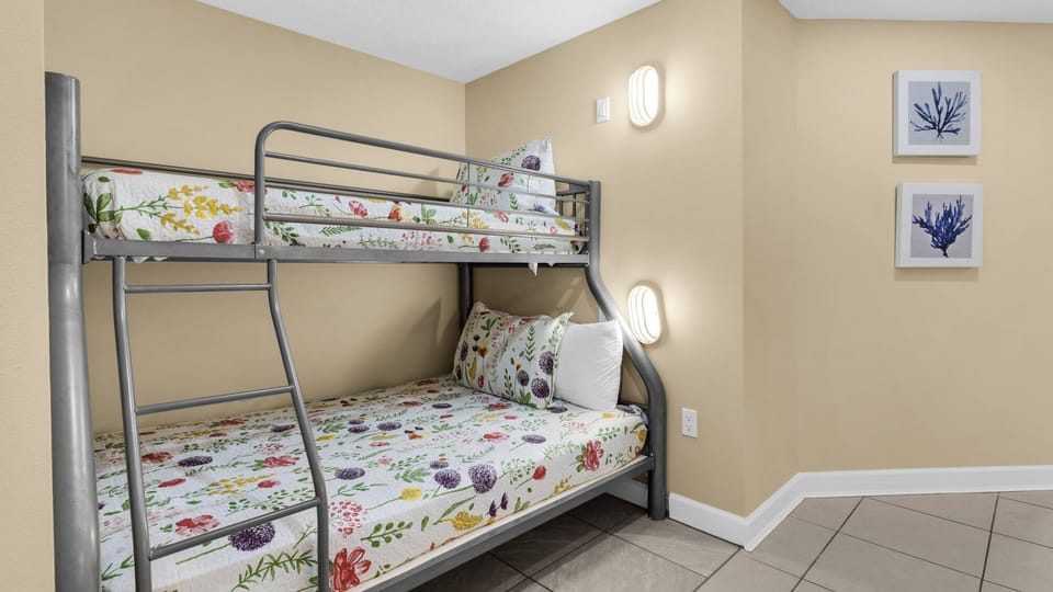 Grand Panama 1-1006 Hallway Bunk