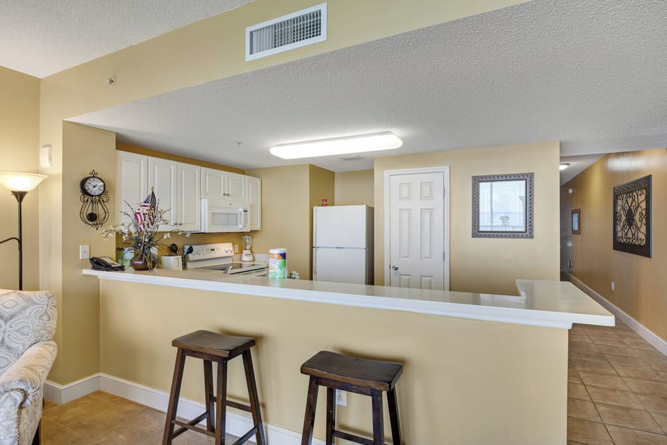 Majestic Tower 1-1306 Kitchen