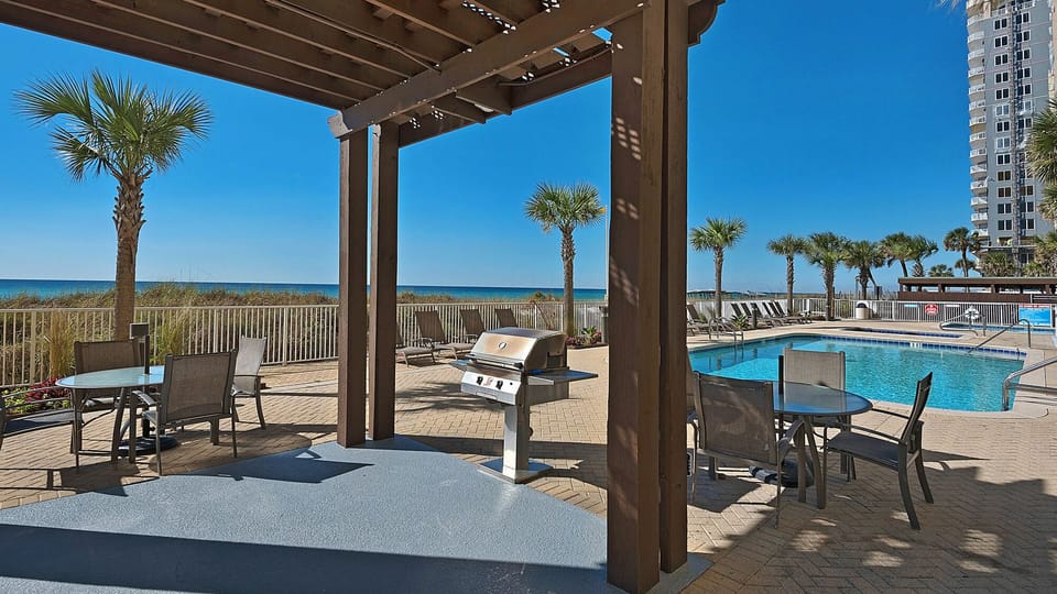 OVA502 Pool Area