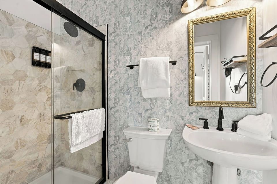 The Independent Inn Bed and Breakfast in Key West