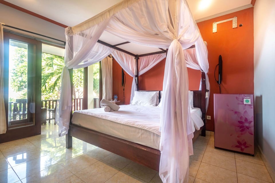 Deluxe Double or Twin Room, Sea View | Minibar, free WiFi, bed sheets