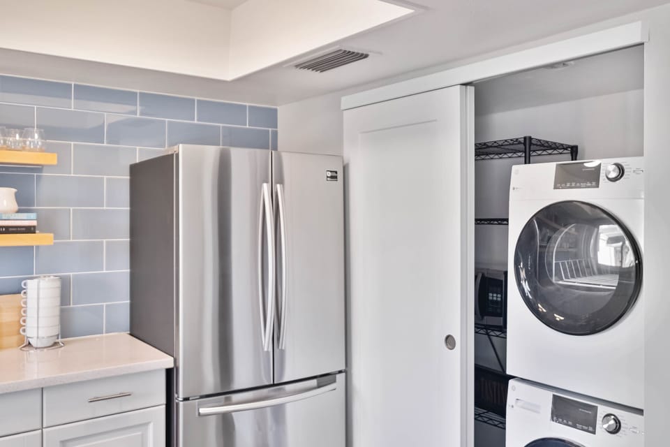 Washer/Dryer.