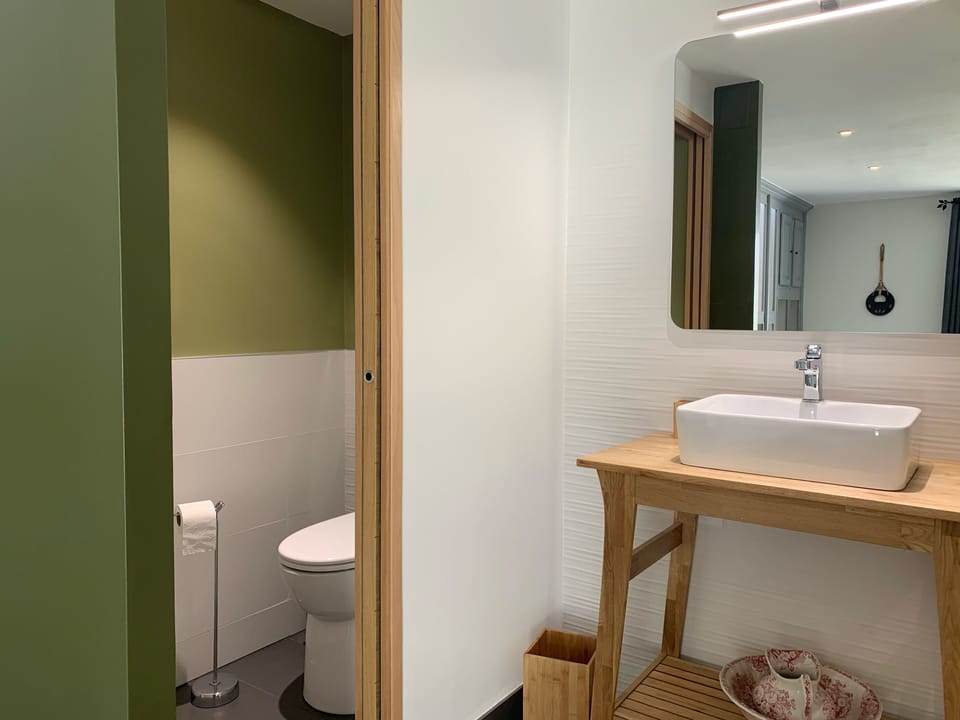 Junior Double Room | Bathroom | Shower, rainfall showerhead