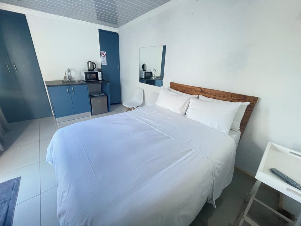 Studio | Individually furnished, iron/ironing board, free WiFi, bed sheets