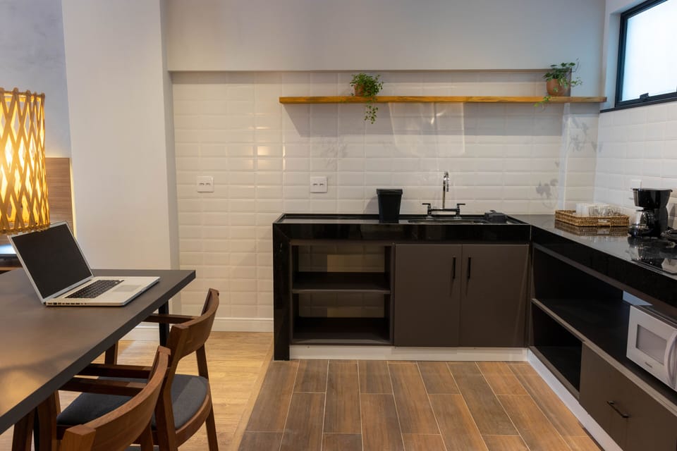 Family Room | Private kitchen | Fridge, microwave, stovetop, dining tables