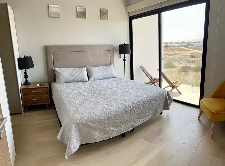 Comfort Condo | 2 bedrooms, free WiFi, bed sheets