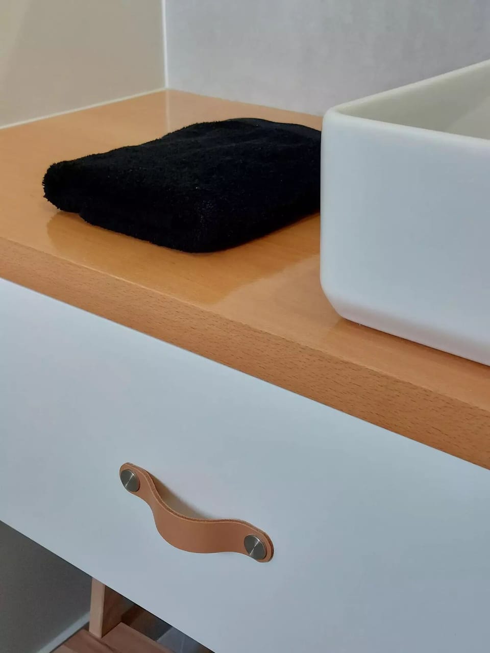 Social Bathroom Detail (Ground Floor)