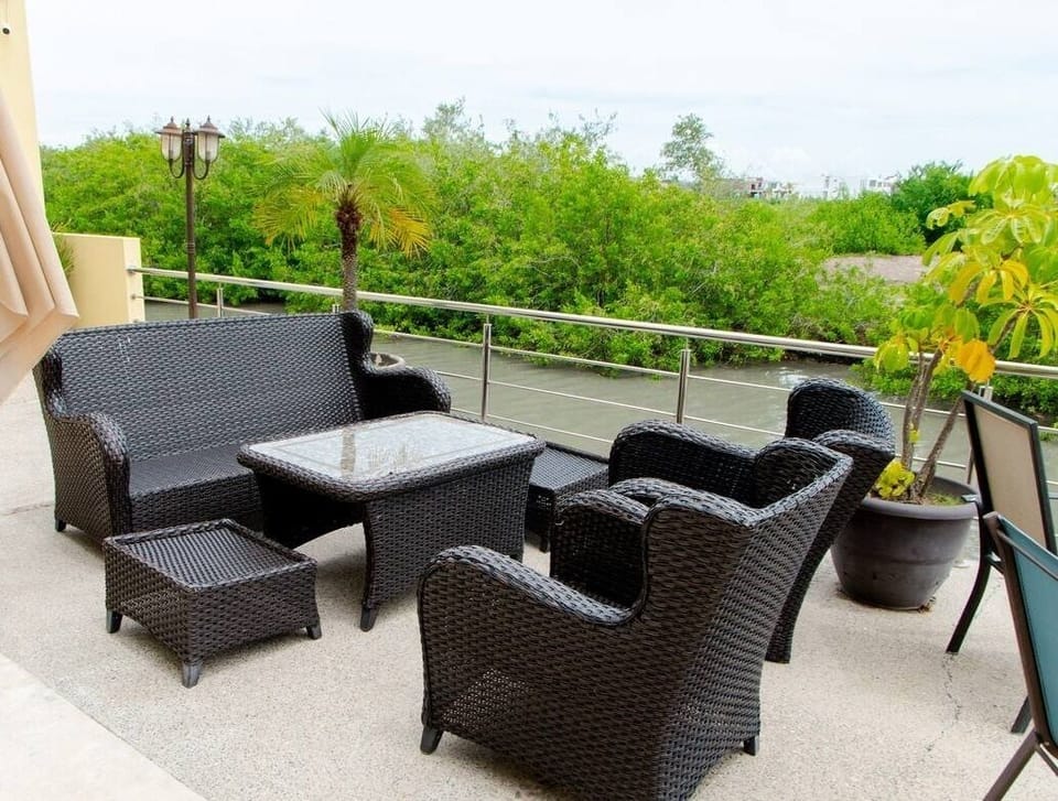 Comfort Condo | Terrace/patio